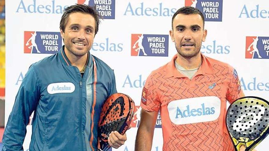 Fernando Belasteguin y Pablo Lima, en la pista del Gran Canaria Arena.