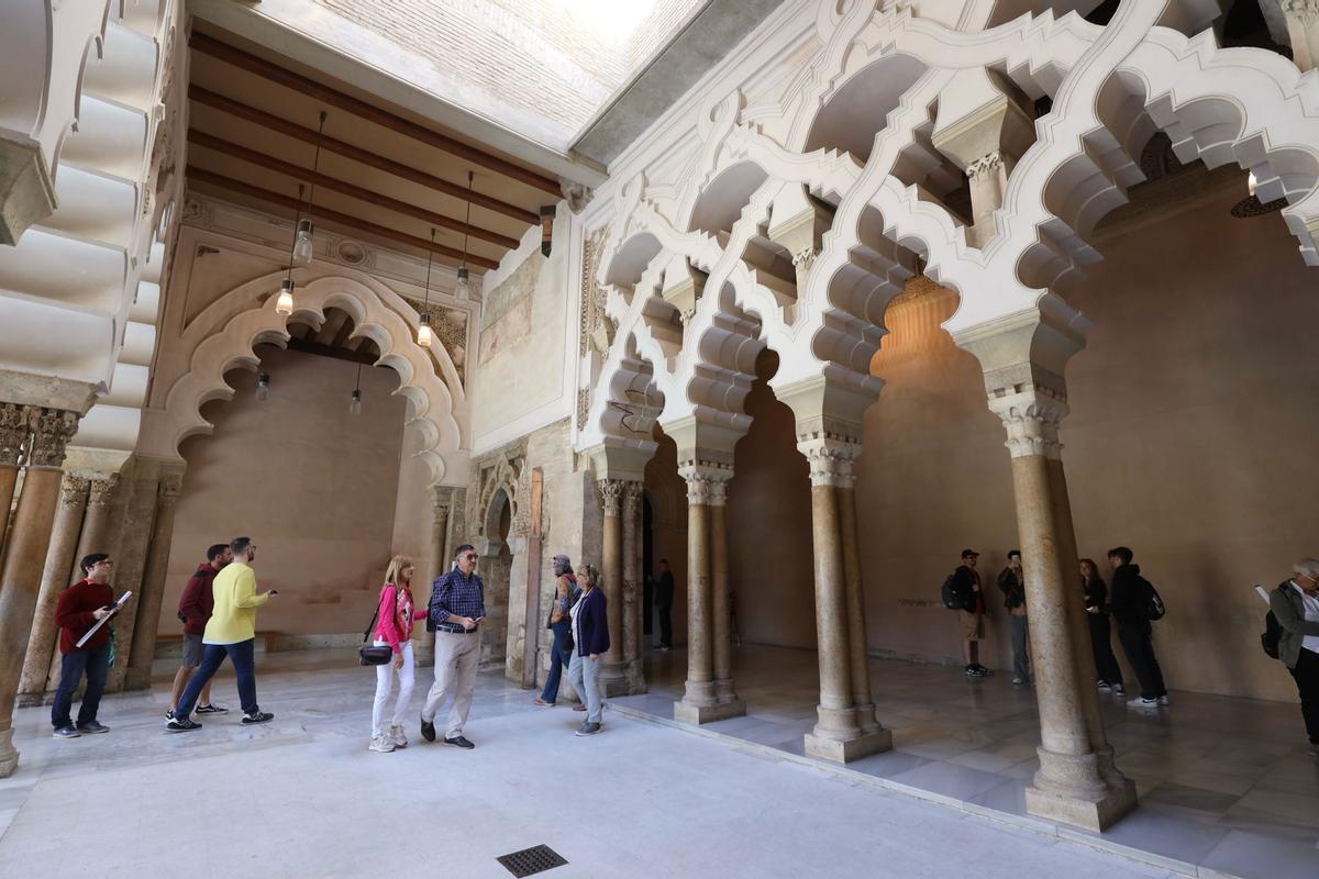 En imágenes | Primer día de puertas abiertas del palacio de La Aljafería