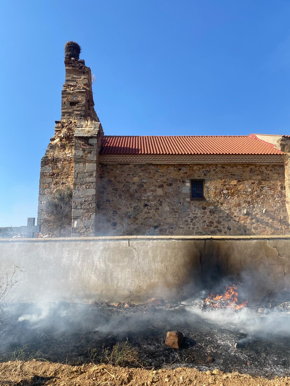 GALERÍA| Así se ha luchado contra el fuego en Cunquilla de Vidriales