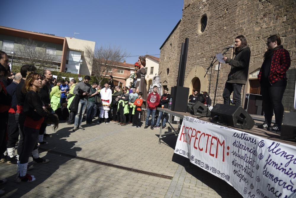 Balsareny rebutja amb cultura popular les accions