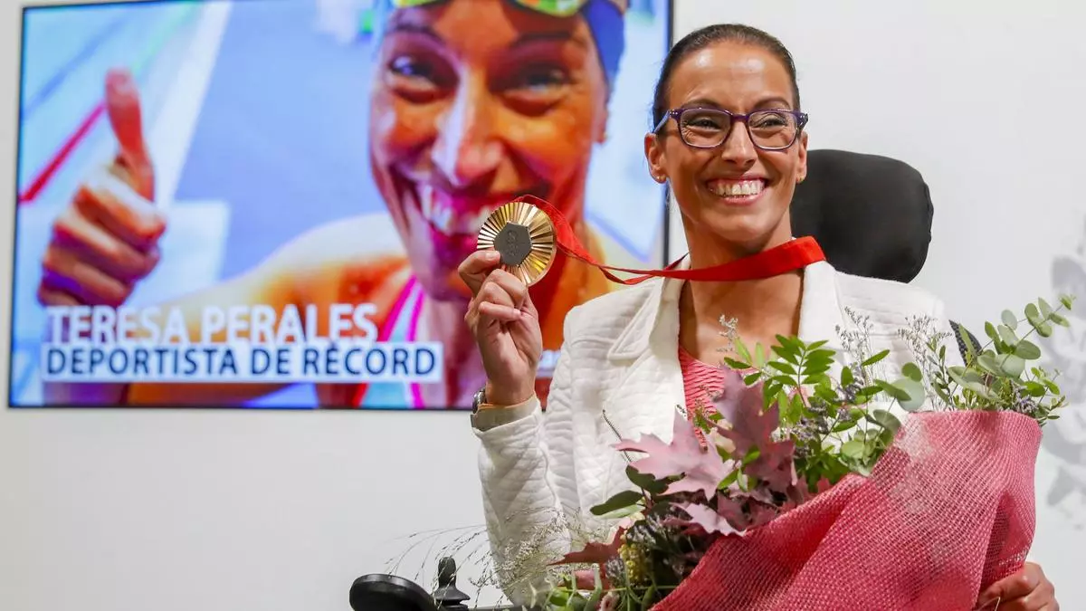 El Ayuntamiento de Zaragoza homenajea a Teresa Perales al igualar las 28 medallas de Phelps