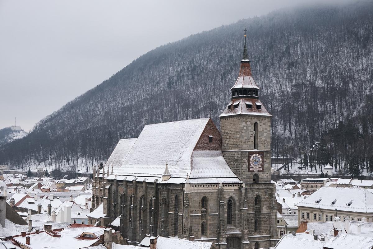 Brasov es otro de los destinos más económicos de Europa para practicar deportes de invierno.