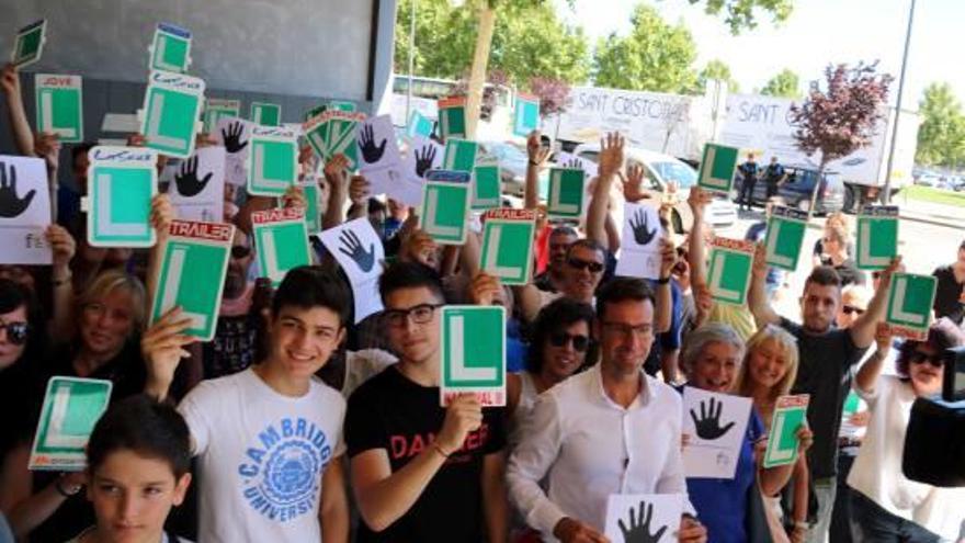 La protesta, ahir al matí, després de la marxa lenta pels carrers de Barcelona.