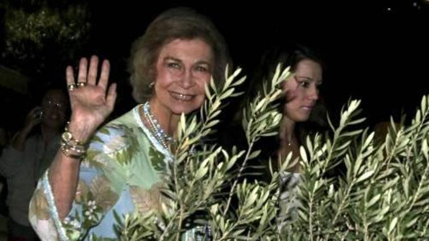 La reina Sofía se reúne con su familia griega
