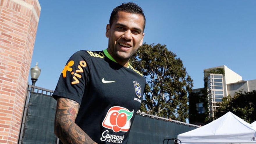 Dani Alves confirma su fichaje por la Juventus.