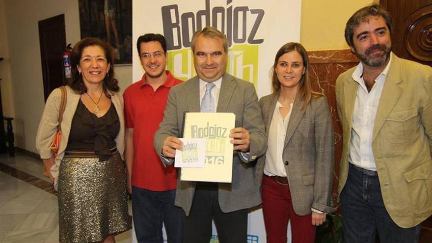 Fragoso considera que la candidatura de Badajoz a capital de la Juventud &quot;es muy sólida&quot;