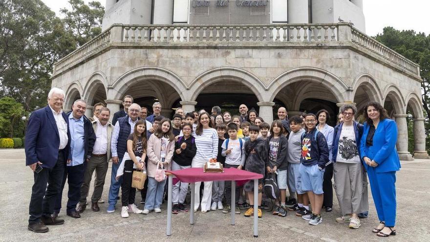 Tarta y velas por el 40 aniversario de la Casa de las Ciencias