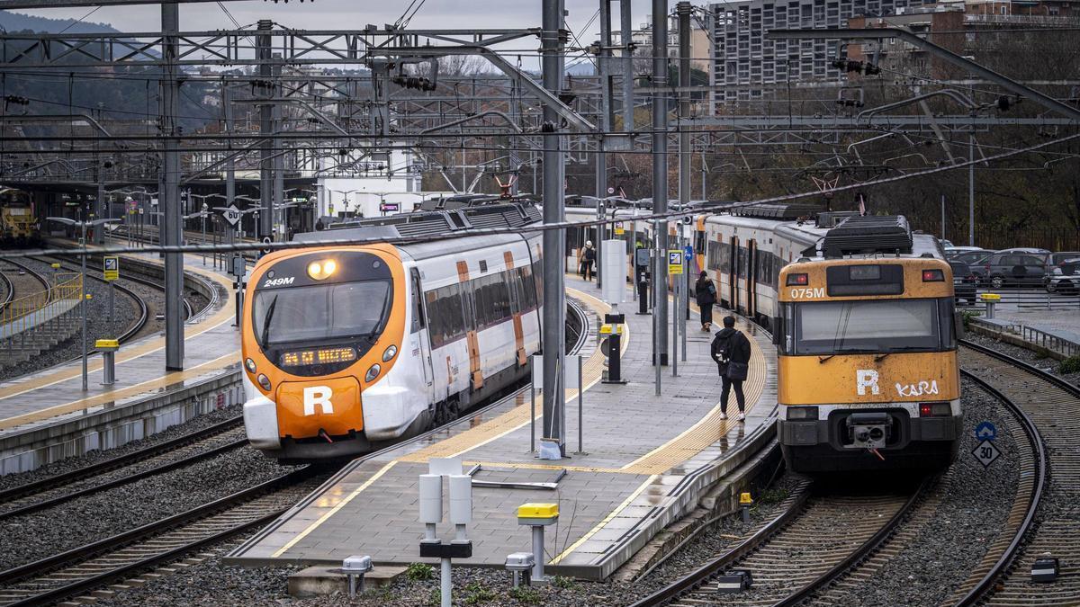 Trens de la línia de Renfe a l'estació de Manresa