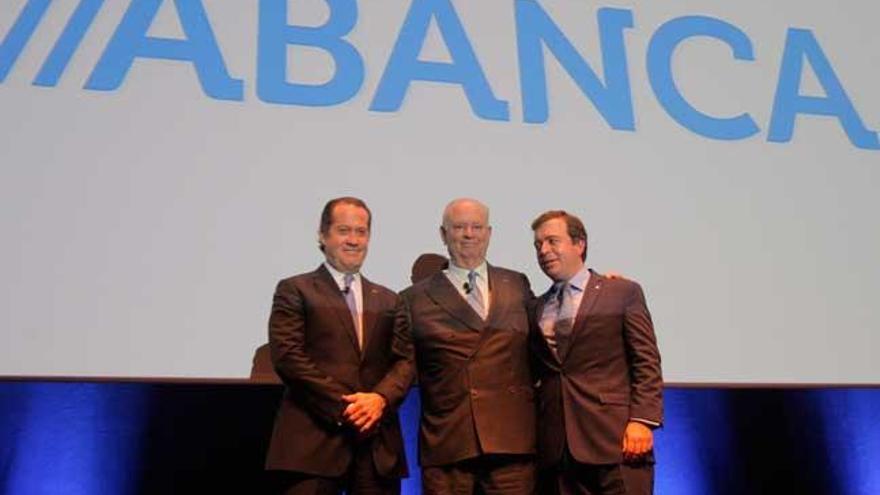 Escotet, Etchevarría y Botas, presentando Abanca. // X.A.