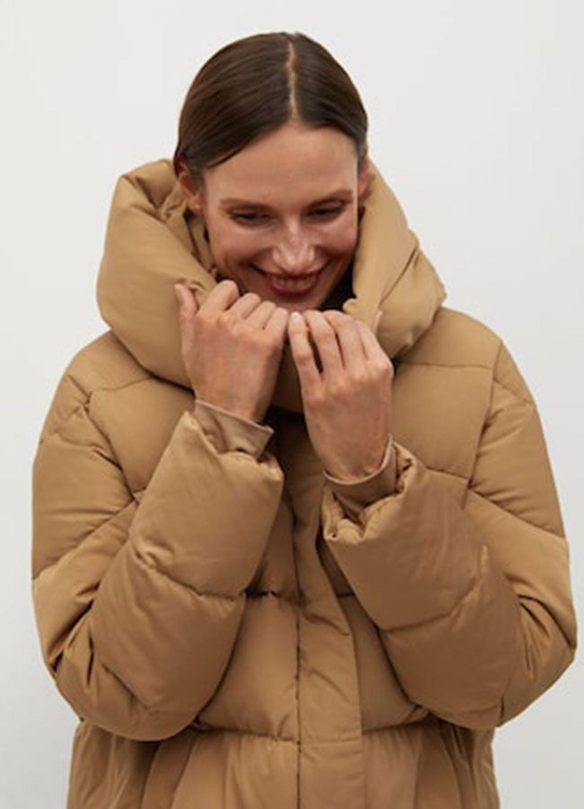 Este abrigo de plumas de las rebajas 2021 de Mango es la que hará que tus looks parezcan más caros - Woman