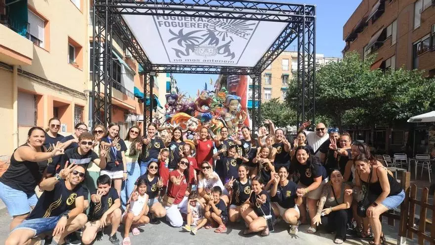 Foguerer Carolinas consigue el tercer premio de infantil en las Hogueras 2026
