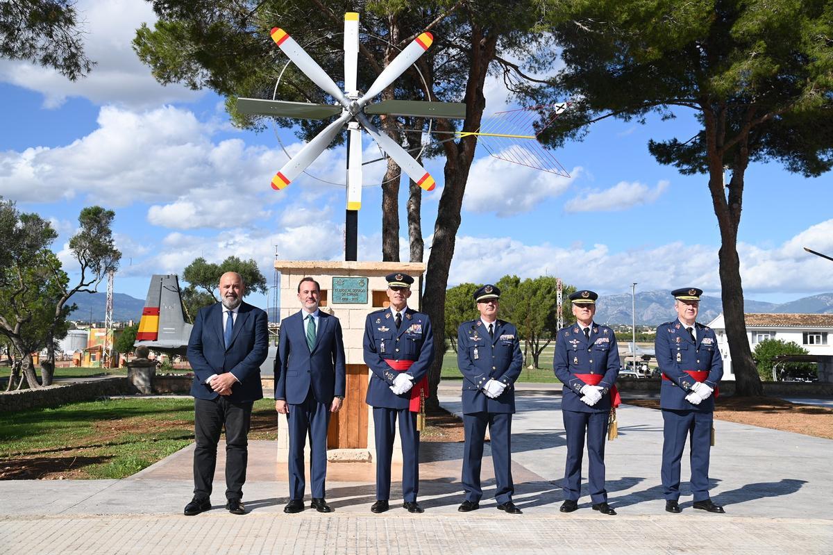 Inauguración del monumento conmemorativo del 75 aniversario