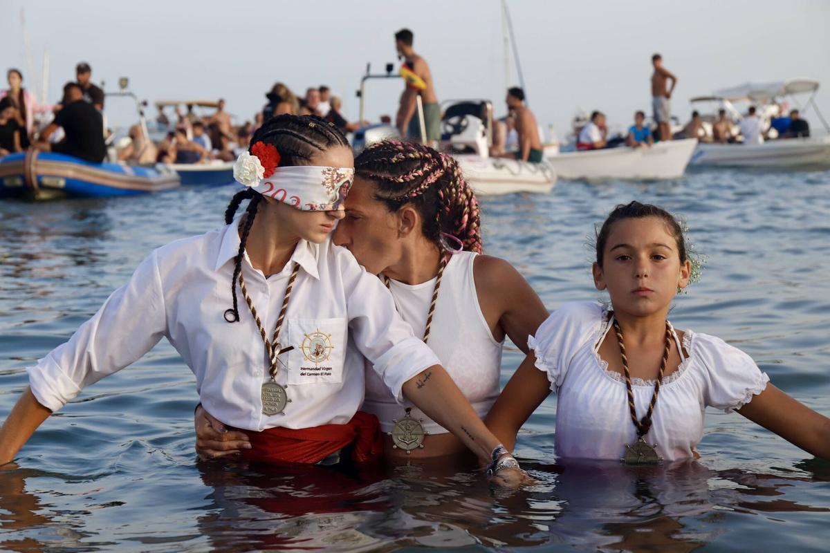 MLG 16-07-2026.-Salida procesional de la Virgen de El Carmen, en la barriada de El Palo.