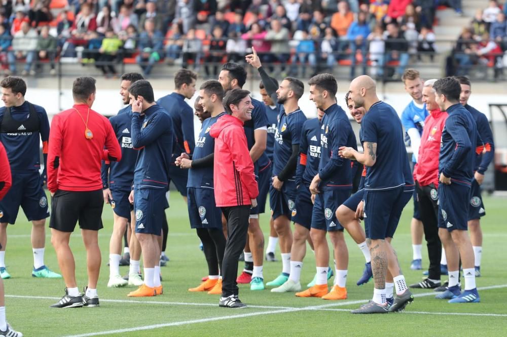 Las imágenes del entrenamiento a puerta abierta del Valencia CF