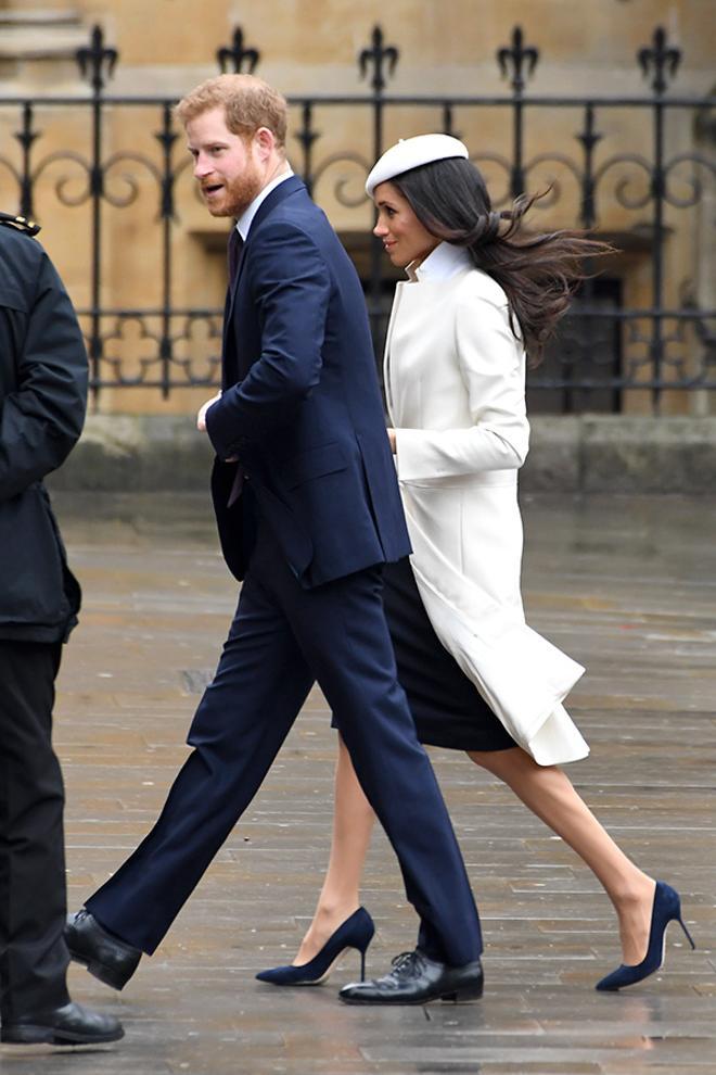 Meghan Markle, de blanco y con un singular tocado boina en la Abadía de Westminster