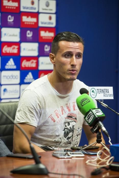 Presentación de Christian Fernández como nuevo jugador del Real Oviedo