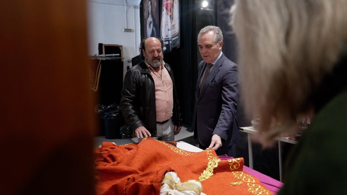 Preparación del desfile sobre la boda de Carlos V e Isabel de Portugal en el Día de Andalucía