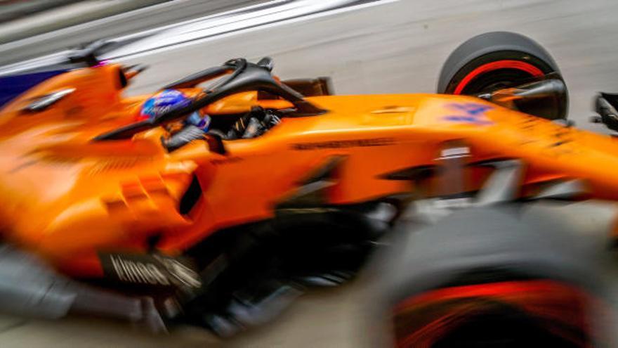 Fernando Alonso, en su McLaren en el Gran Premio de Baréin