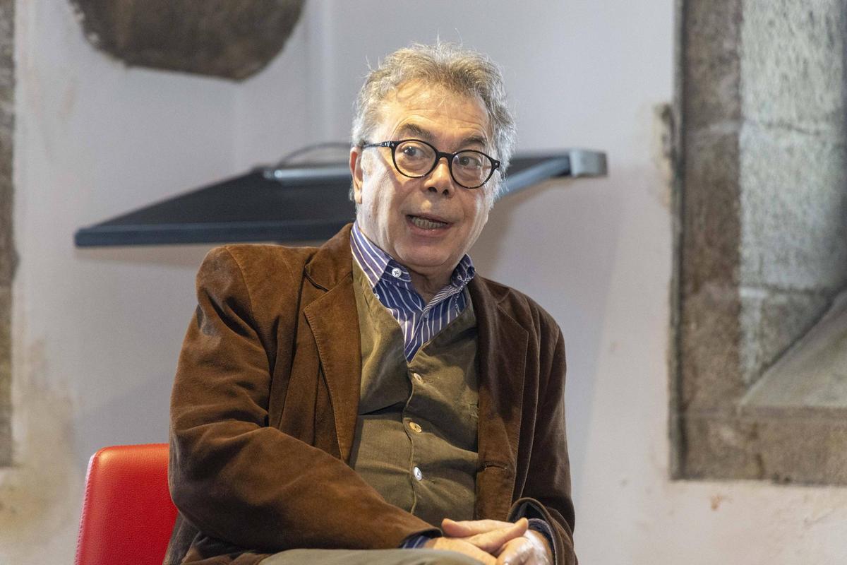 El periodista italiano Marzio G. Mian en el Pazo de Raxoi.