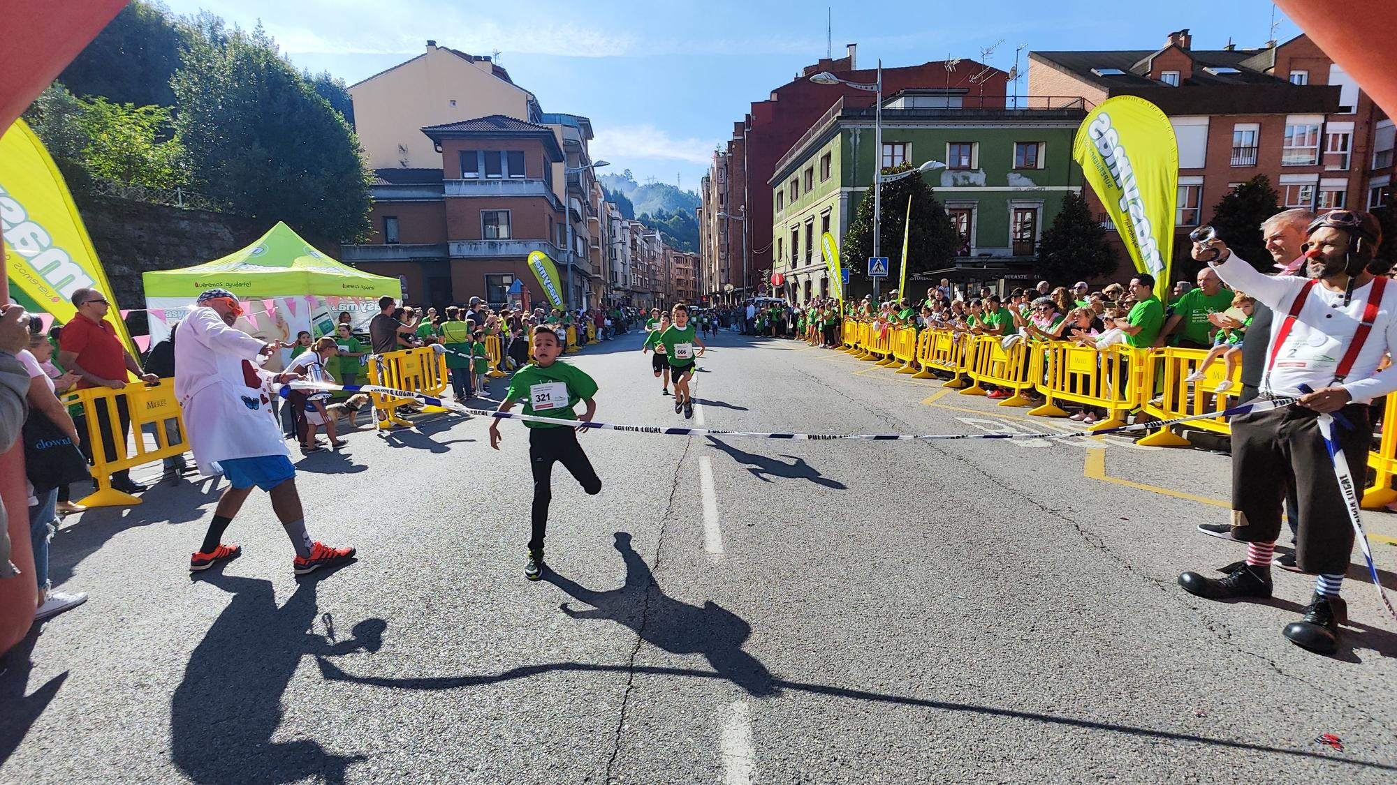 La carrera contra el cáncer de Mieres, en imágenes.