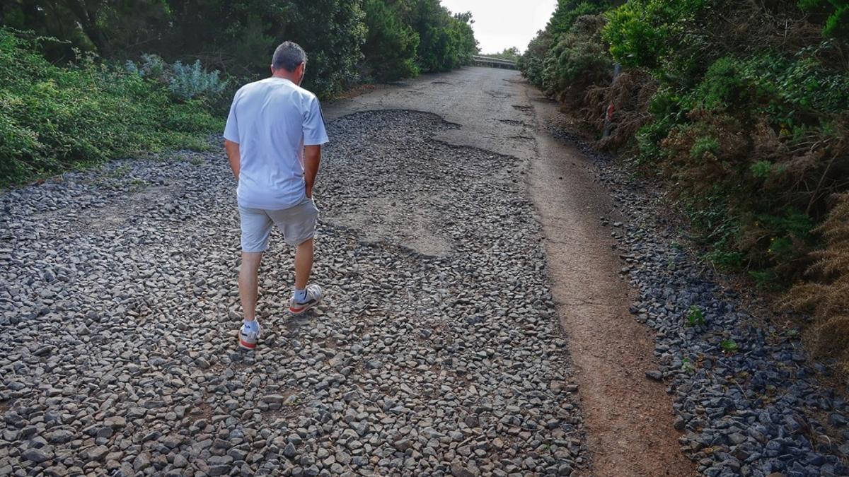 Un punto de la carretera que perdió por completo su capa de rodadura.