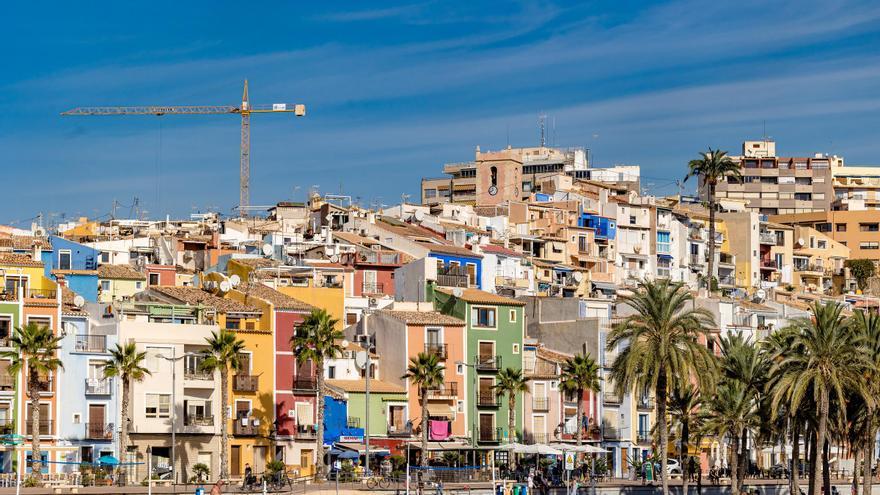 La Vila crea una imagen para el 9 d&#039;Octubre: una &quot;senyera&quot; con casas de colores