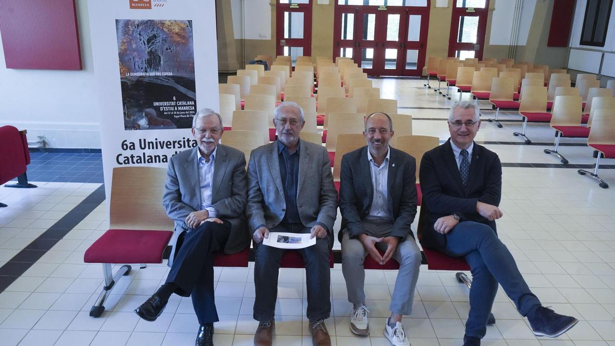 Sala, Casassas, Aloy i Vila en la presentació a la sala d'actes de l'Institut Lluís de Peguera de la 6a UCE a Manresa