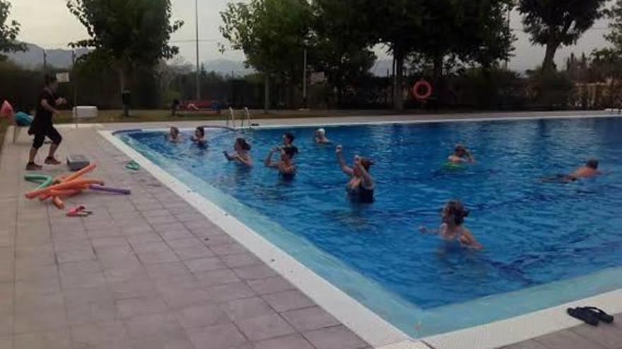 Realizan obras de mejora en la piscina municipal y en las instalaciones deportivas
