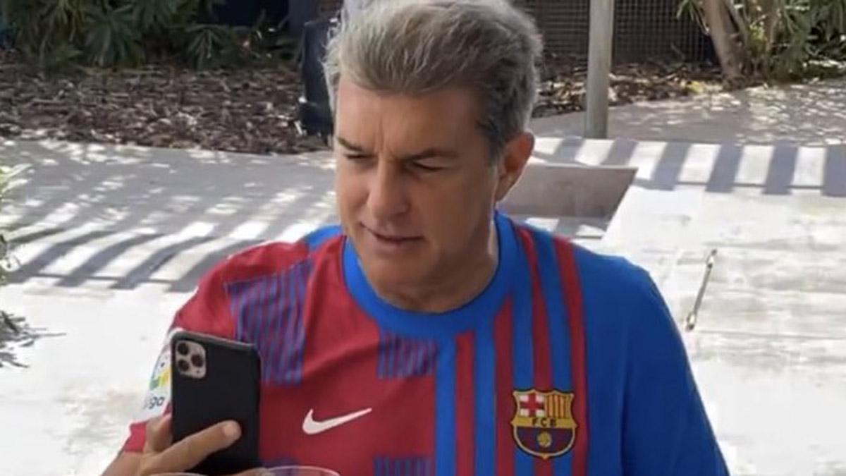 Paella, piscina y camiseta del Barça: Así celebra Laporta su cumpleaños