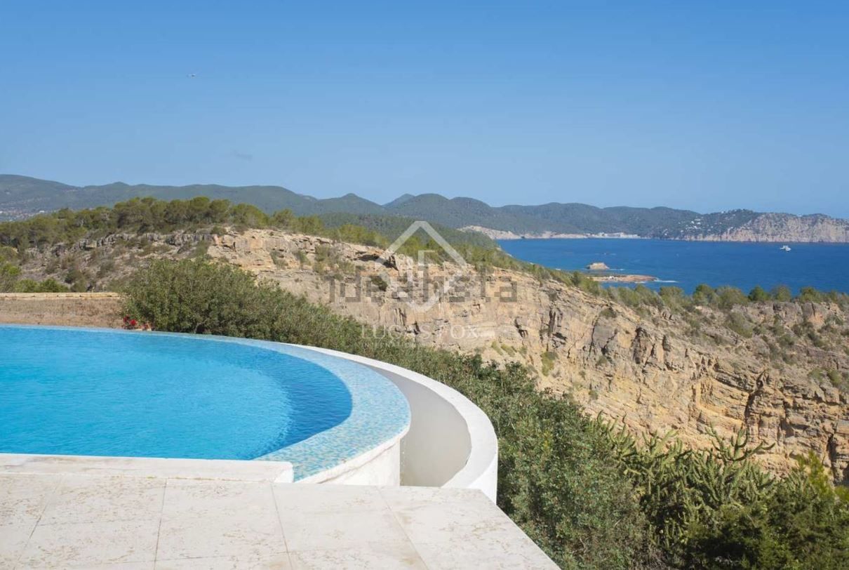 Esta es la villa con vistas 360 grados que se vende en Ibiza por 35 millones de euros