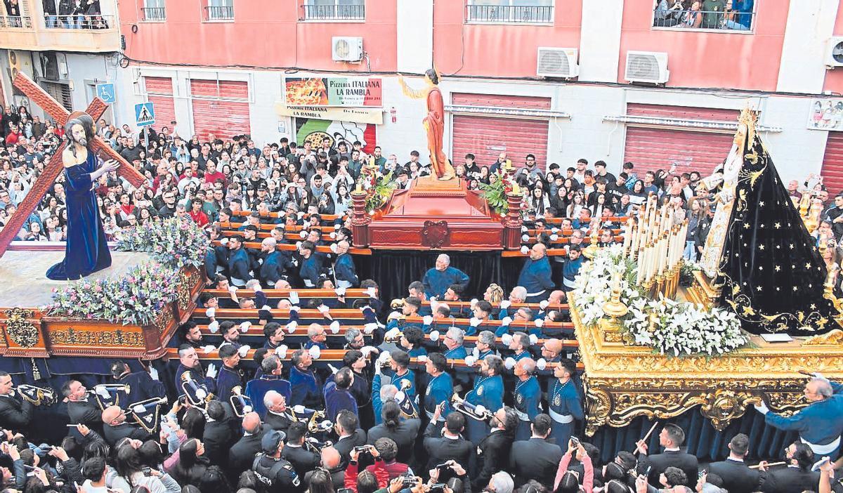 Abrazo en la Morquera el Viernes Santo.