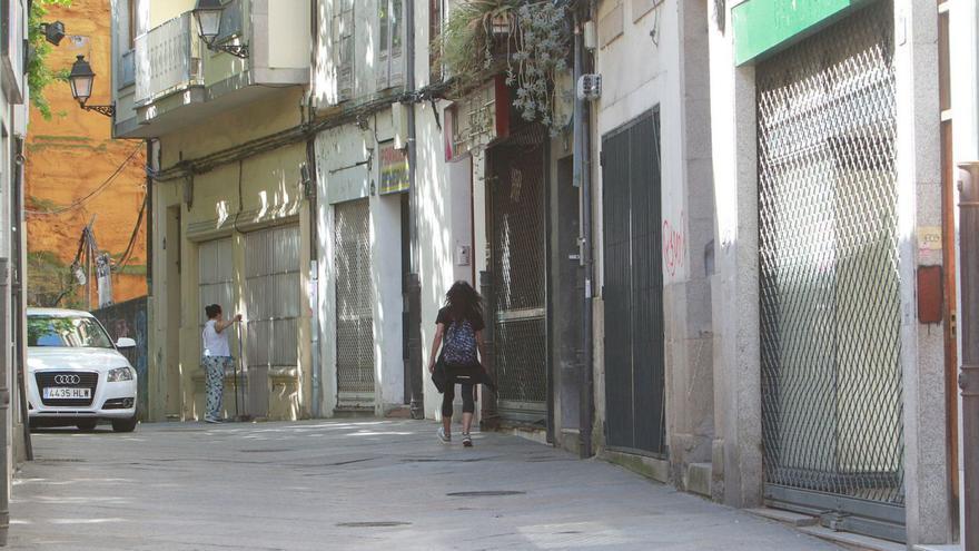 Ourense suma 1.400 locales comerciales vacíos sin bajar alquileres, que llegan hasta 8.500 euros/mes