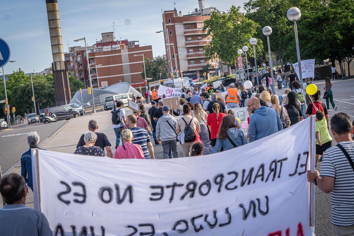 Vecinos de Torre Baró retoman la lucha de El 47 y exigen acabar con los retrasos del bus a demanda