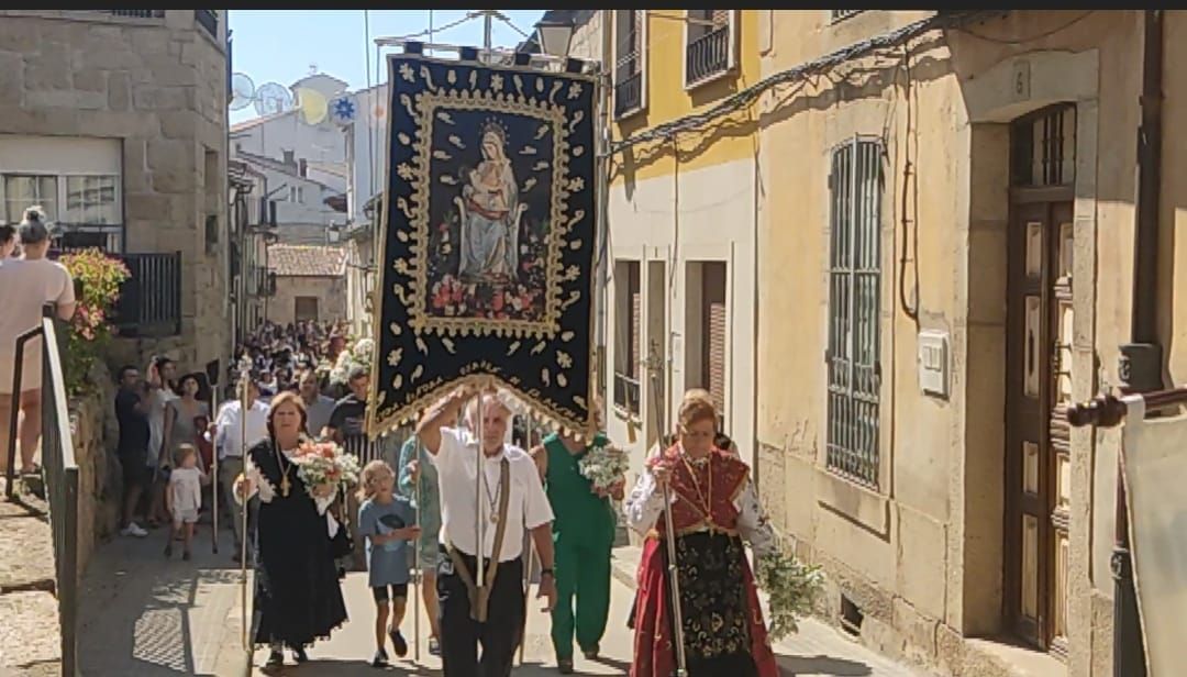 GALERÍA| Traslado de la Virgen de la Bandera en Fermoselle