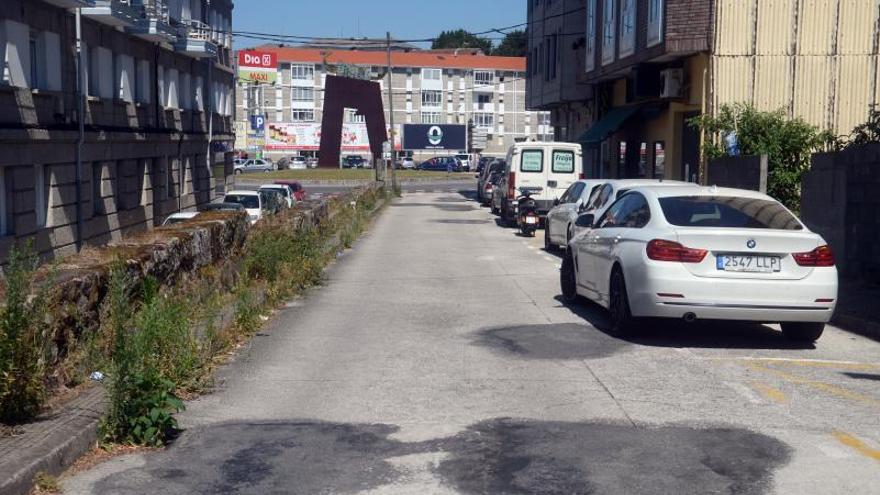 Denuncian el abandono y pésimo estado de la calle Bubela de Vilagarcía