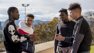 Ousmane, Ismail, Shamsy y Mohamed. Tienen en común su pasión por el fútbol y buscan un futuro mejor. 