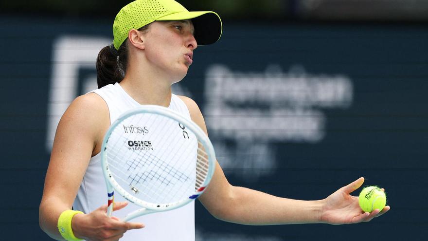 Swiatek, en su partido ante Eala en Miami.