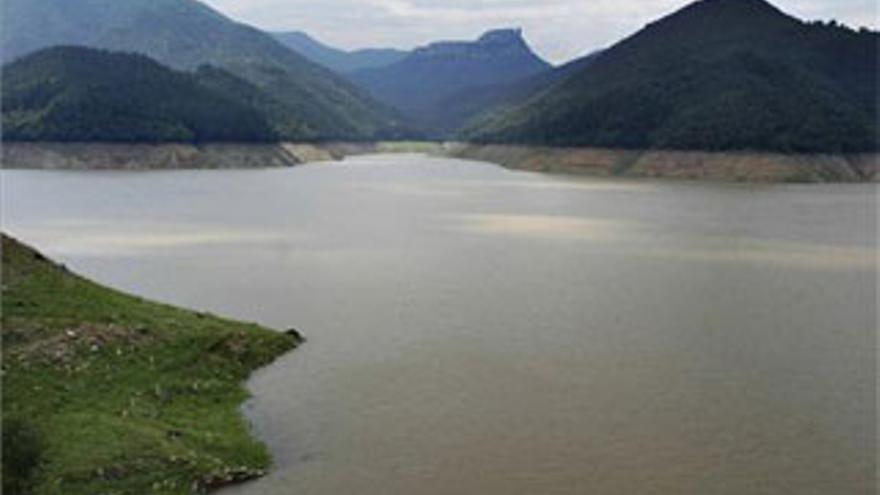 La reserva de agua baja por primera vez en seis meses