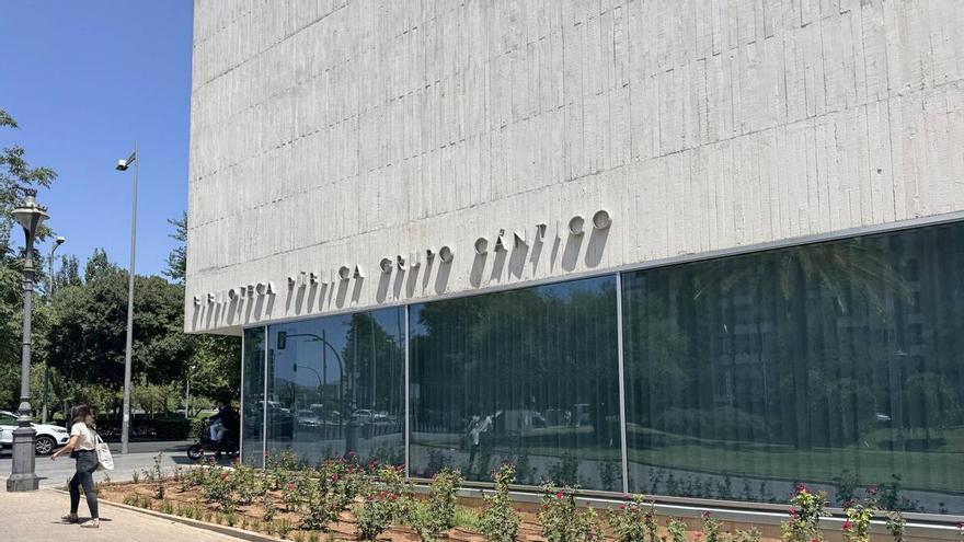 El Centro Andaluz de las Letras acoge este jueves una actividad en recuerdo de Juan Bernier por la reedición de su libro 'Así procede el pájaro'