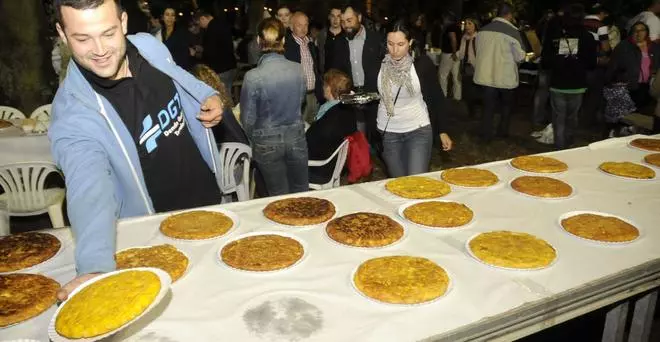 La Festa da Tortilla de Silleda aguarda este sábado a 3.000 comensales