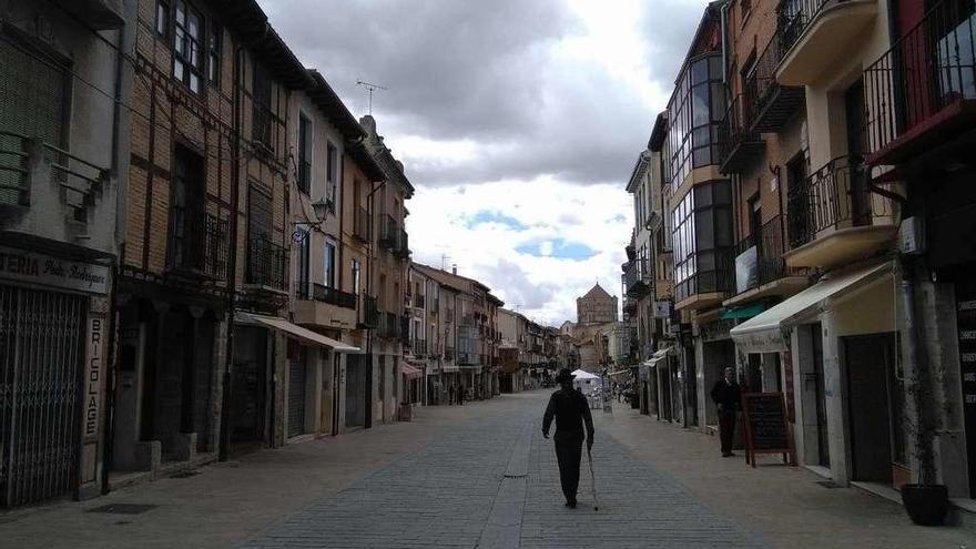 En la imagen, Puerta del Mercado y Plaza Mayor en las que podrán parar los vecinos.