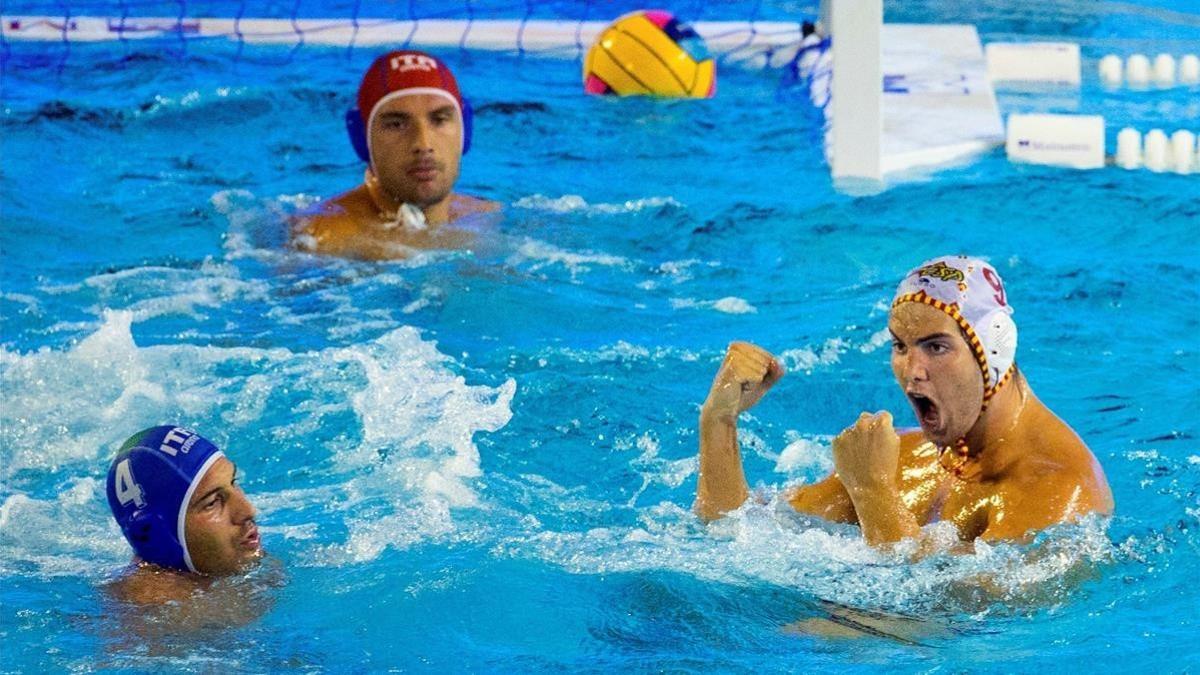 Roger Tahull celebra un gol contra Italia en semifinales.