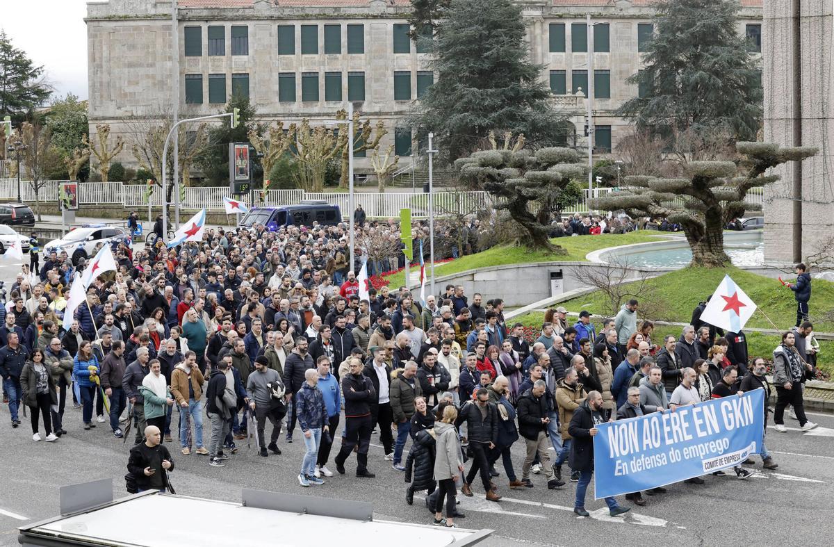 Manifestación de los trabajadores de la multinacional de la automoción GKN Driveline Vigo, por los despidos previstos por un expediente de regulación de empleo ( ERE ). PROTESTA