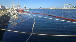 La Autoridad Portuaria descarta contaminación en la bahía de Arrecife tras hundirse el atunero 'Monte Arballu'