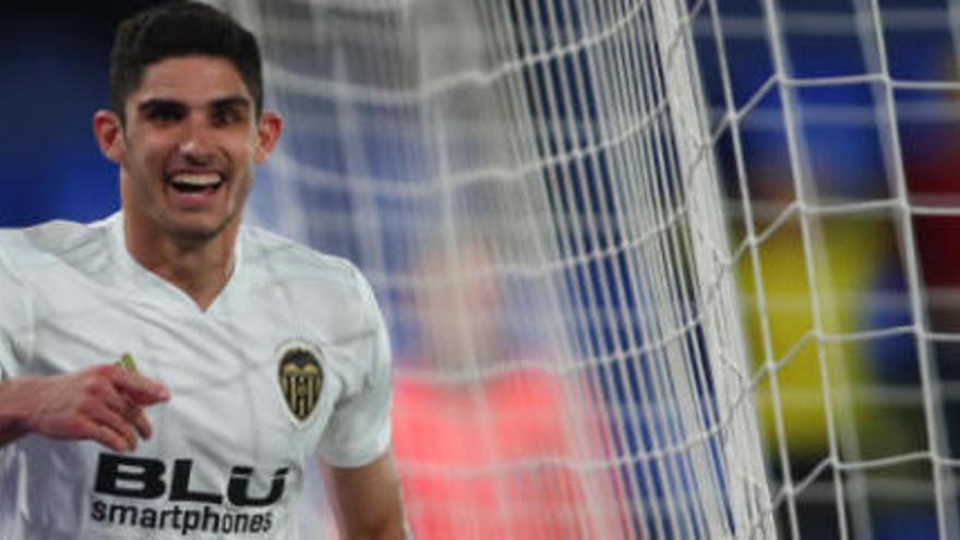 El Valencia CF rechaza dos ofertas por Gonçalo Guedes