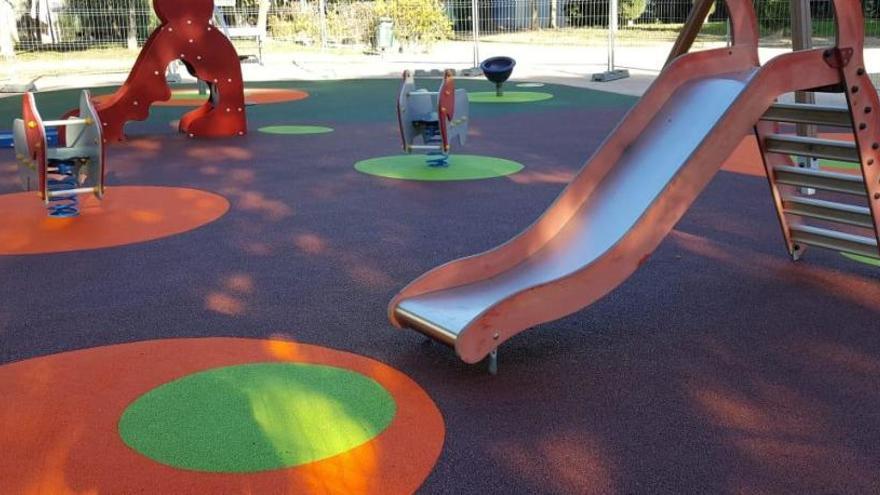 Alicante renueva sus parques infantiles