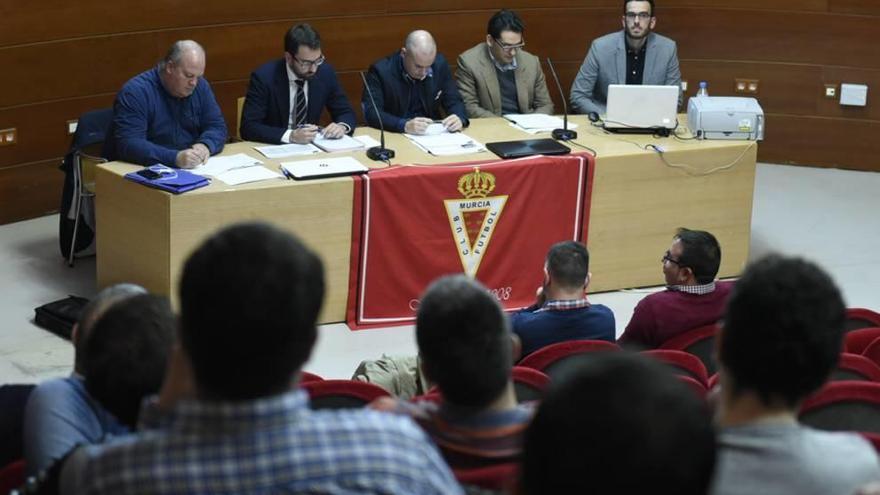 Poca expectación en la jornada  de la AAMRM