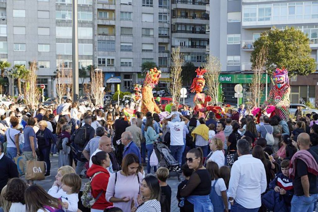 Vialia sopla sus primeras velas arropado por los vigueses