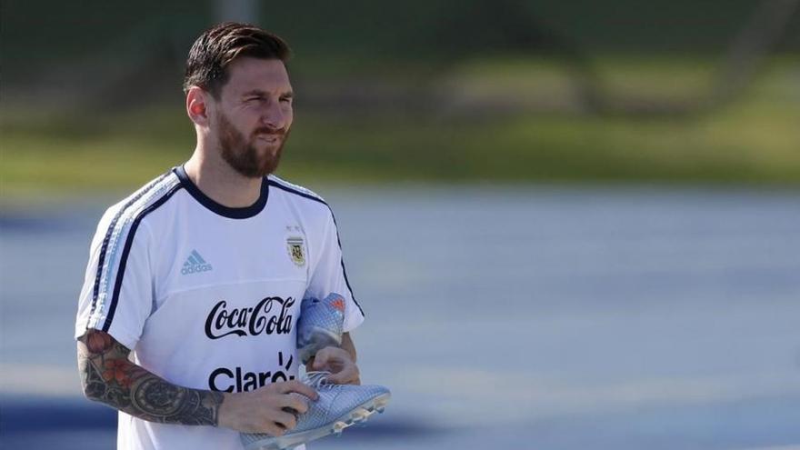 Messi carga contra la AFA por el retraso en la salida del avión de Argentina