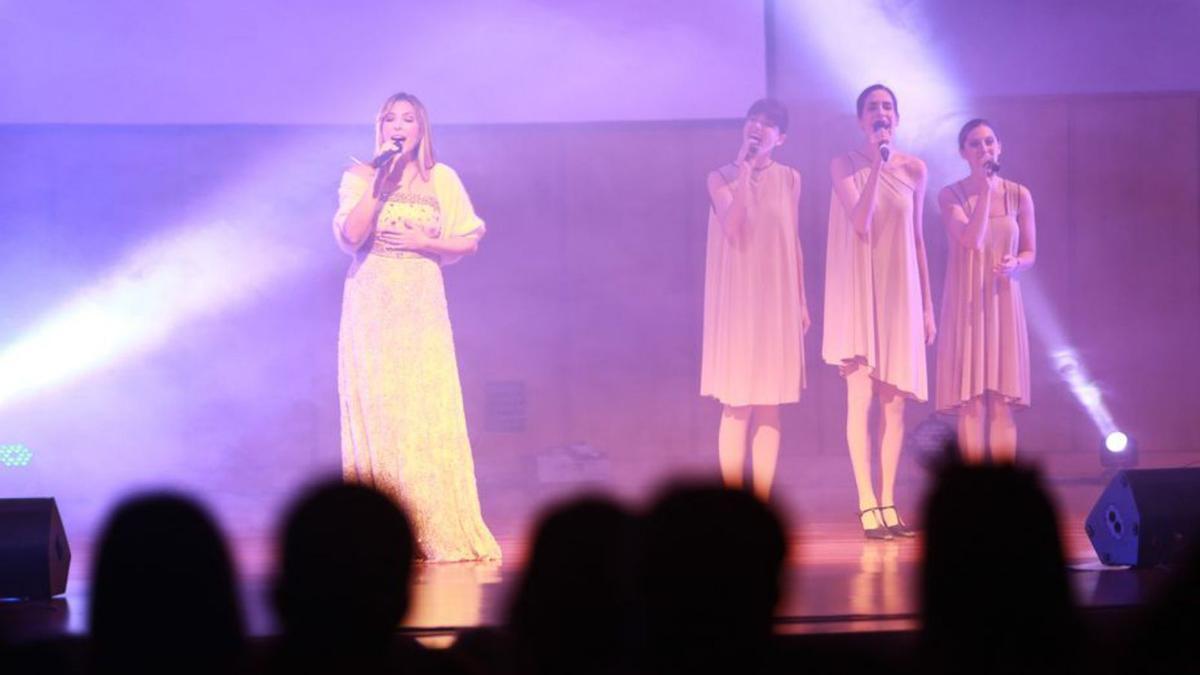 Jornada solidaria en A Estrada y magia musical en Cruces | BERNABÉ/ANA AGRA